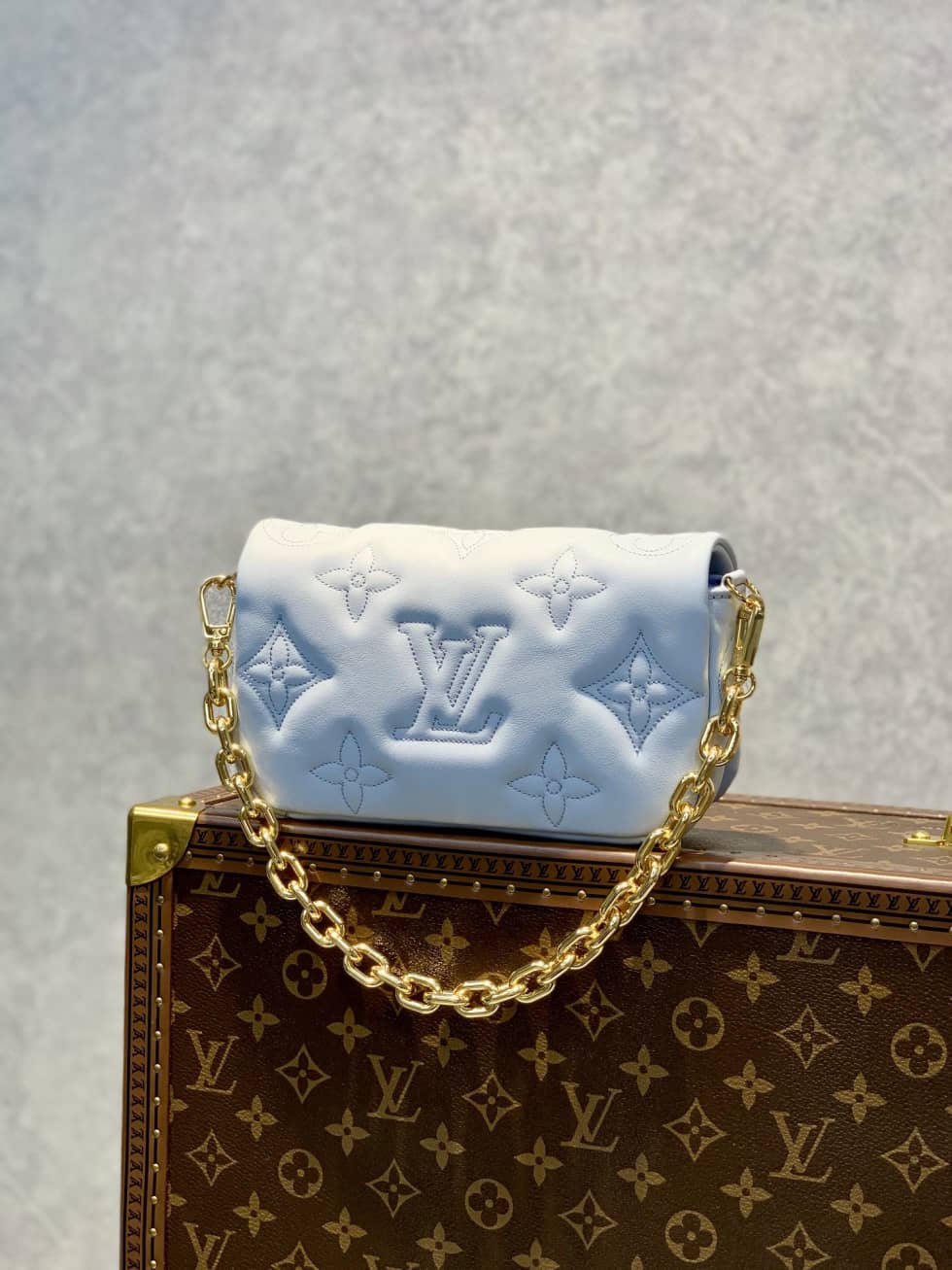 Best Replica Louis Vuitton Wallet On Strap Bubblegram Blue Glacier M81399 Replica - Colareps