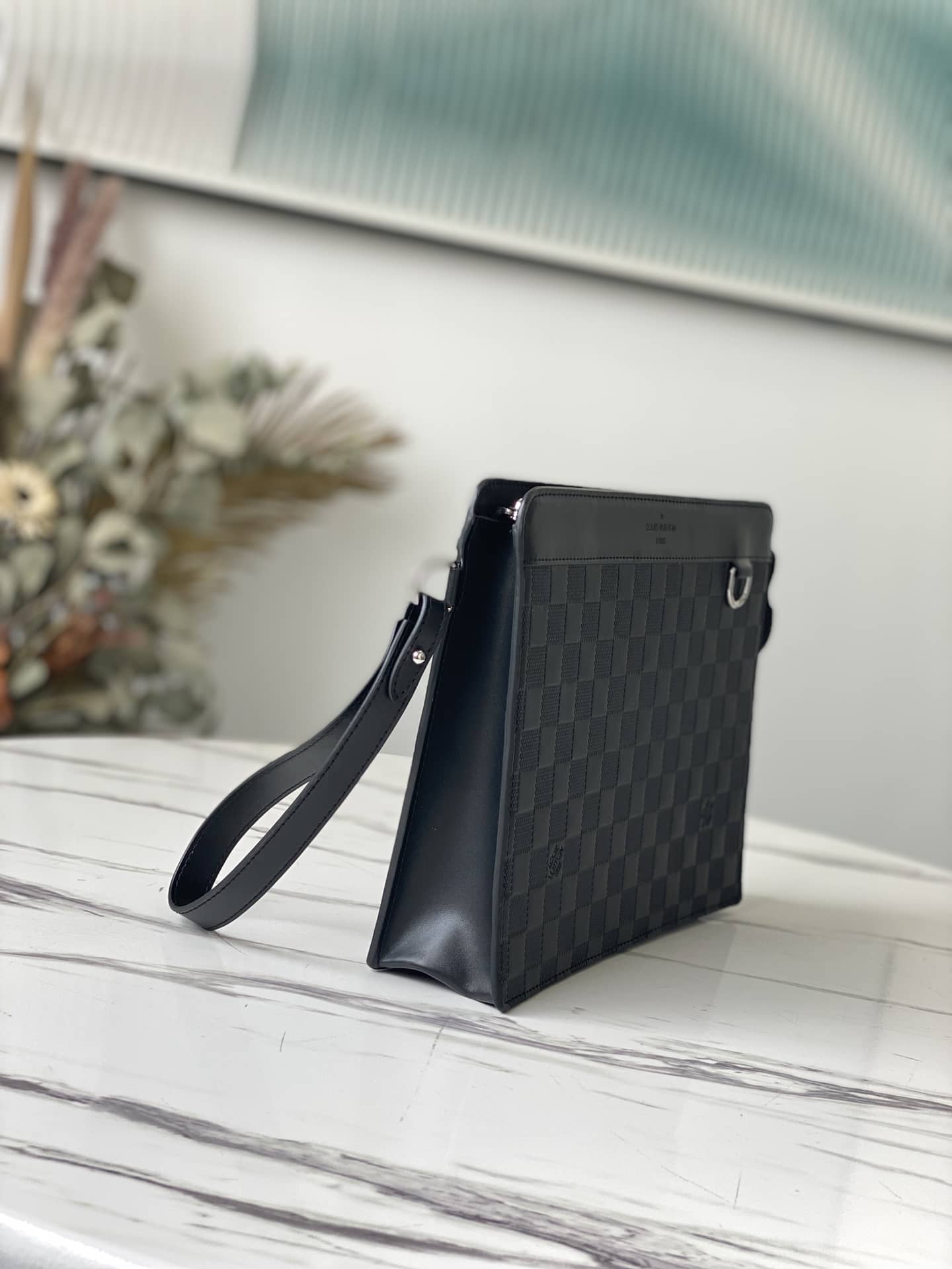 Best Replica Louis Vuitton Leather Standing Damier Infini 3D Cowhide Pouch Replica Black N60450 - Colareps