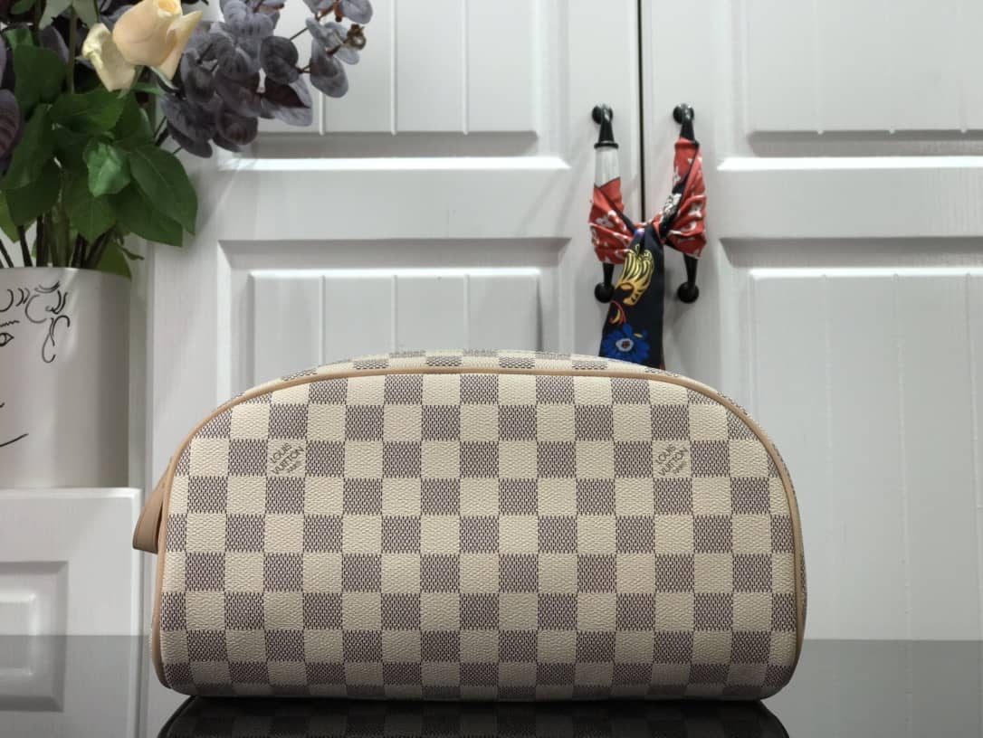 Best Replica Louis Vuitton King Size Toiletry Bag Replica White M47528 - Colareps