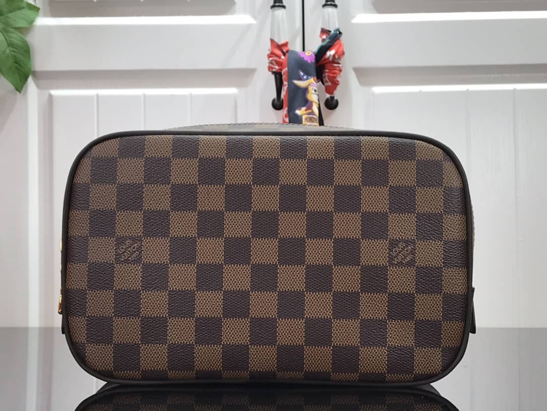 Best Replica Louis Vuitton Damier Ebene Toiletry Pouch - Colareps