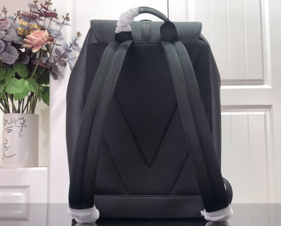 L0vis Vvtt0n Christopher Slim Taurillon Leather Black M58644 Replica Backpack