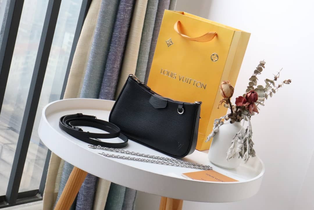 Best Replica Louis Vuitton Easy Pouch 2way Epi Replica Crossboy Bag Black M80483 - Colareps