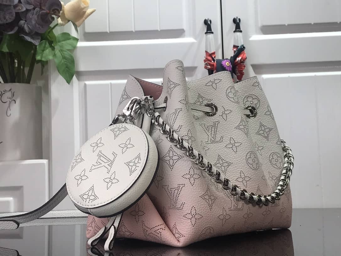 Best Replica Louis Vuitton Bella Mahina Magnolia Leather Replica Bag White Pink M57068 - Colareps