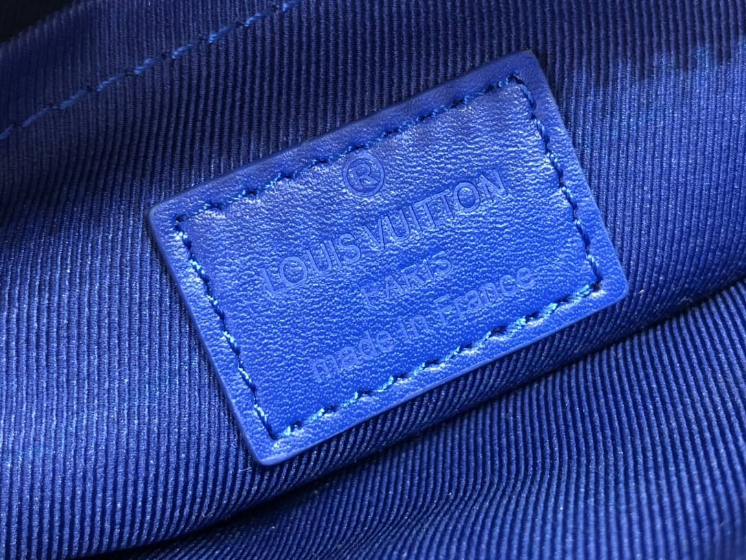 L0vis Vvtt0n S Lock Messenger Bag Replica Blue M58489