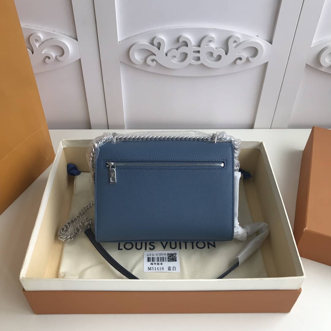 Best Replica Louis Vuitton MyLockMe BB Calf Chain Replica Shoulder Bag Blue White M51418 - Colareps