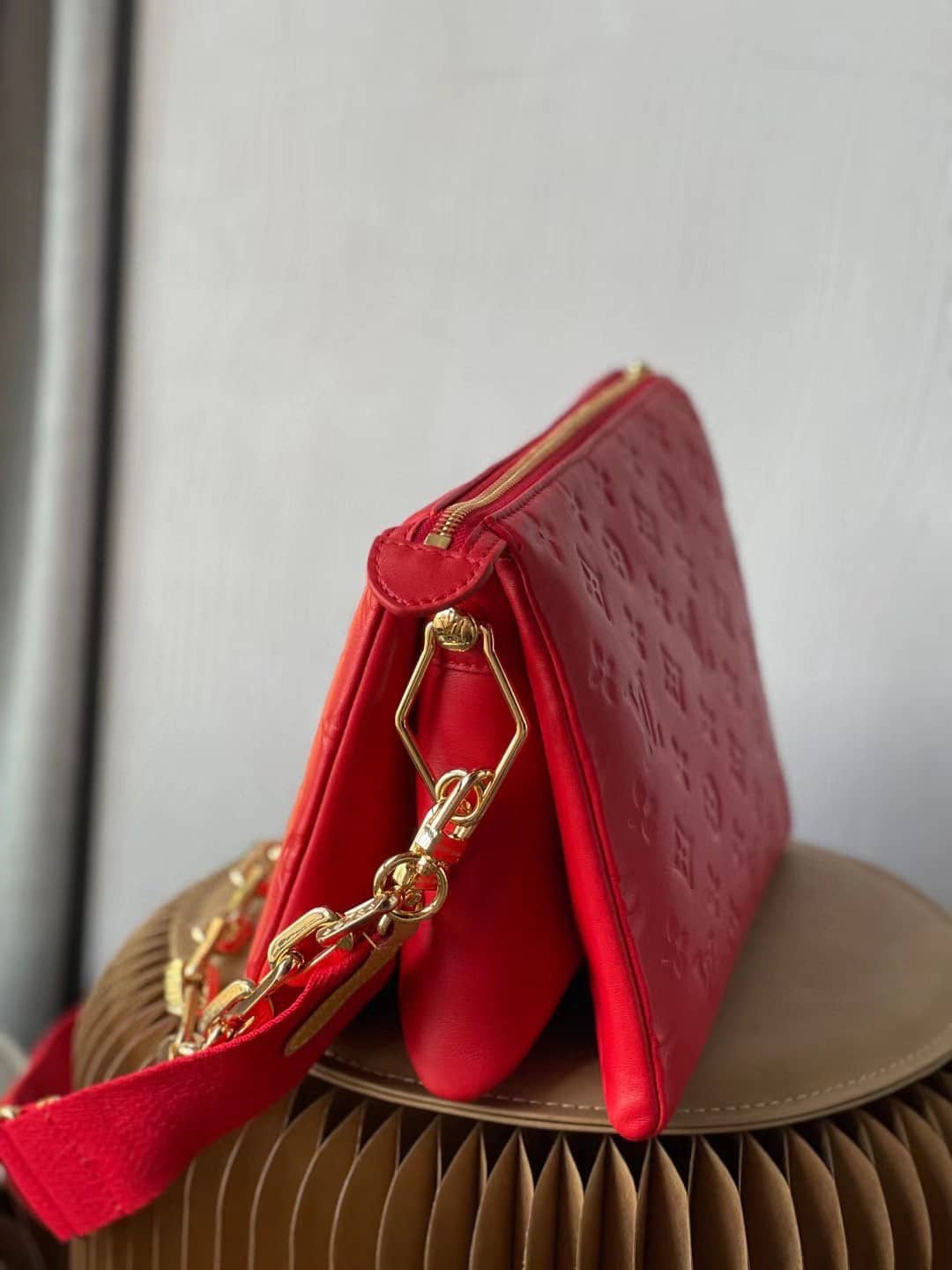 Best Replica Louis Vuitton Coussin PM Gold Chain Rouge Red M57792 Replica Shoulder Bag - Colareps