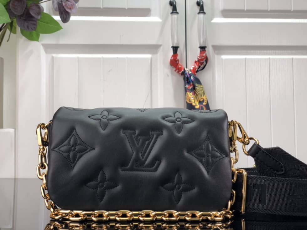 Best Replica Louis Vuitton Wallet On Strap Bubblegram Black M81399 Replica - Colareps