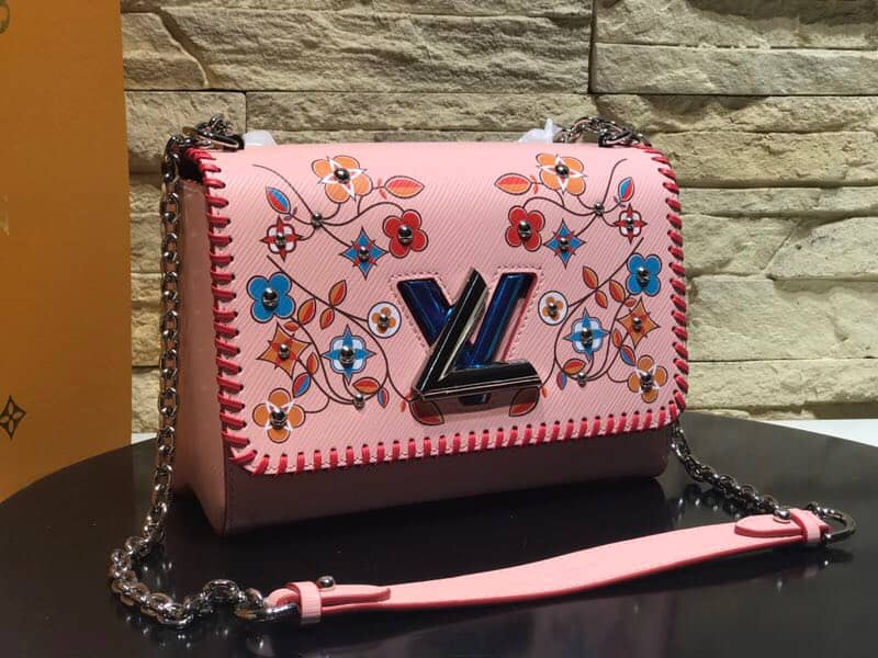 Best Replica Louis Vuitton Twist MM 7 Star Fake Chain Shoulder Bag Cheap - Colareps