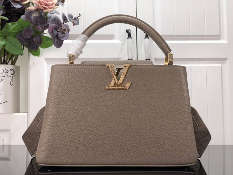 Best Replica Louis Vuitton Capucines MM Beige M59066 Replica Shoulder Bag - Colareps