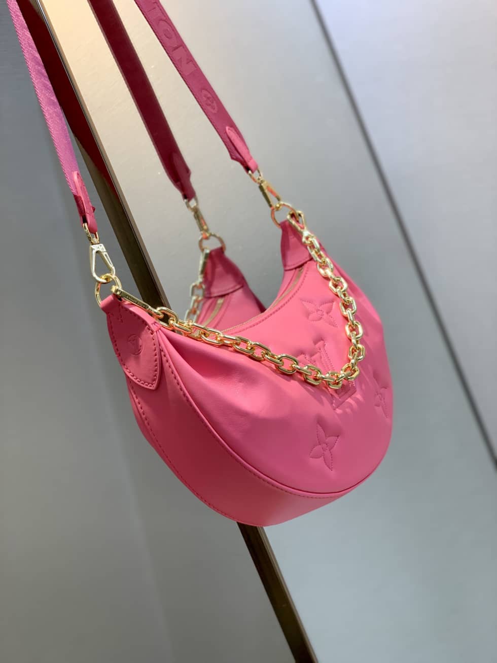 Best Replica Louis Vuitton Over The Moon Bubblegram Dragon Fruit M59915 Replica Hobo - Colareps