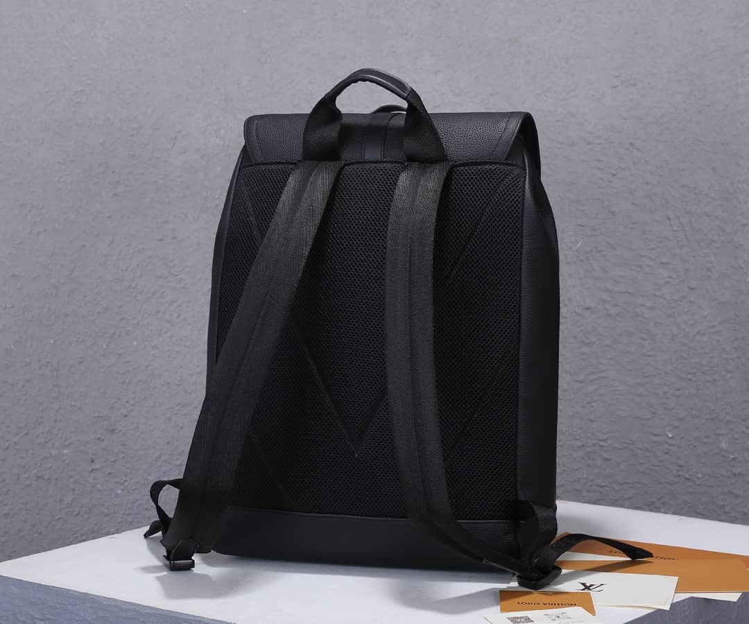 L0vis Vvtt0n Christopher Slim Taurillon Leather Black M58644 Replica Backpack