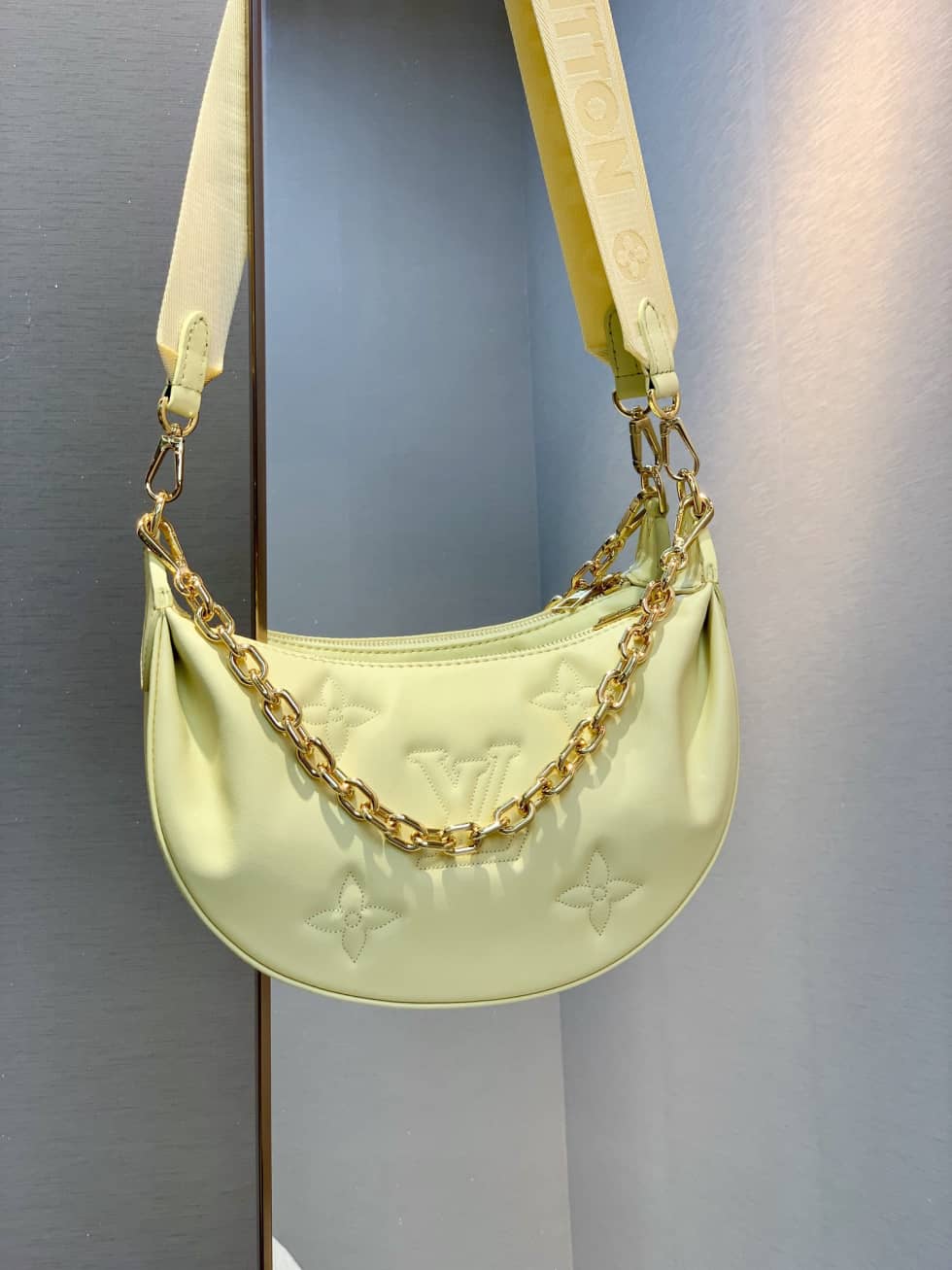 Best Replica Louis Vuitton Over The Moon Calfskin Leather Yellow M59823 Replica Hobo - Colareps