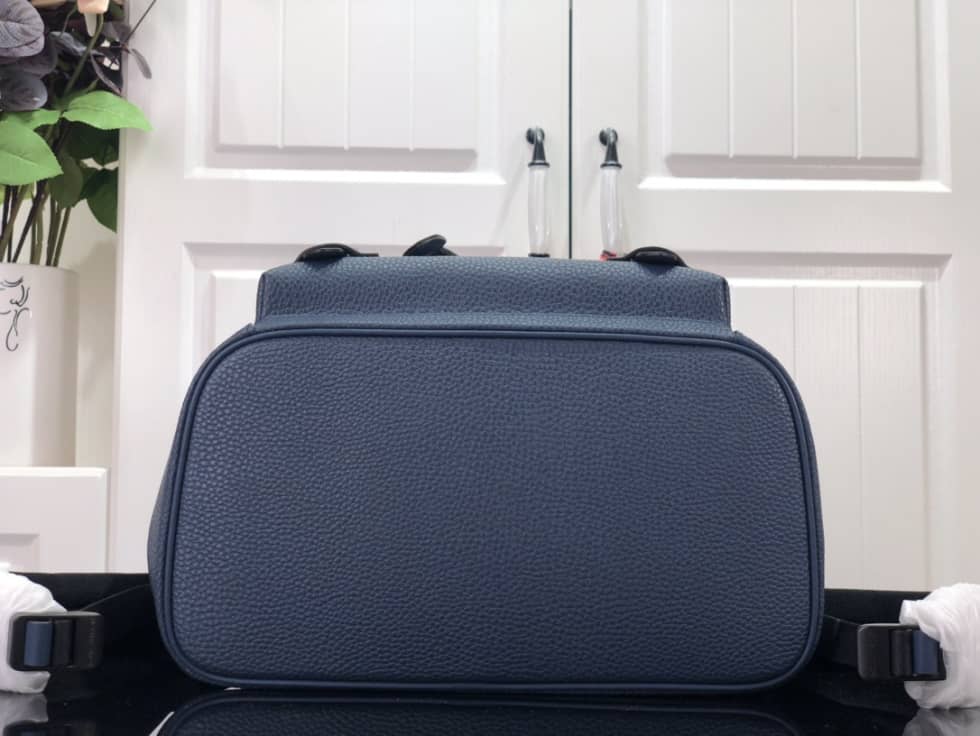 L0vis Vvtt0n Christopher Slim Taurillon Leather Blue M58644 Replica Backpack