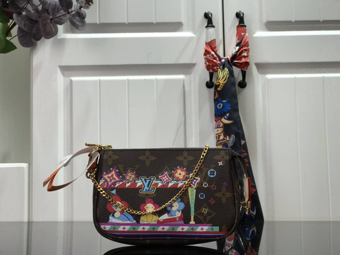 Best Replica Louis Vuitton Chain Mini Pochette Vivienne Christmas Replica Bag M69976 - Colareps