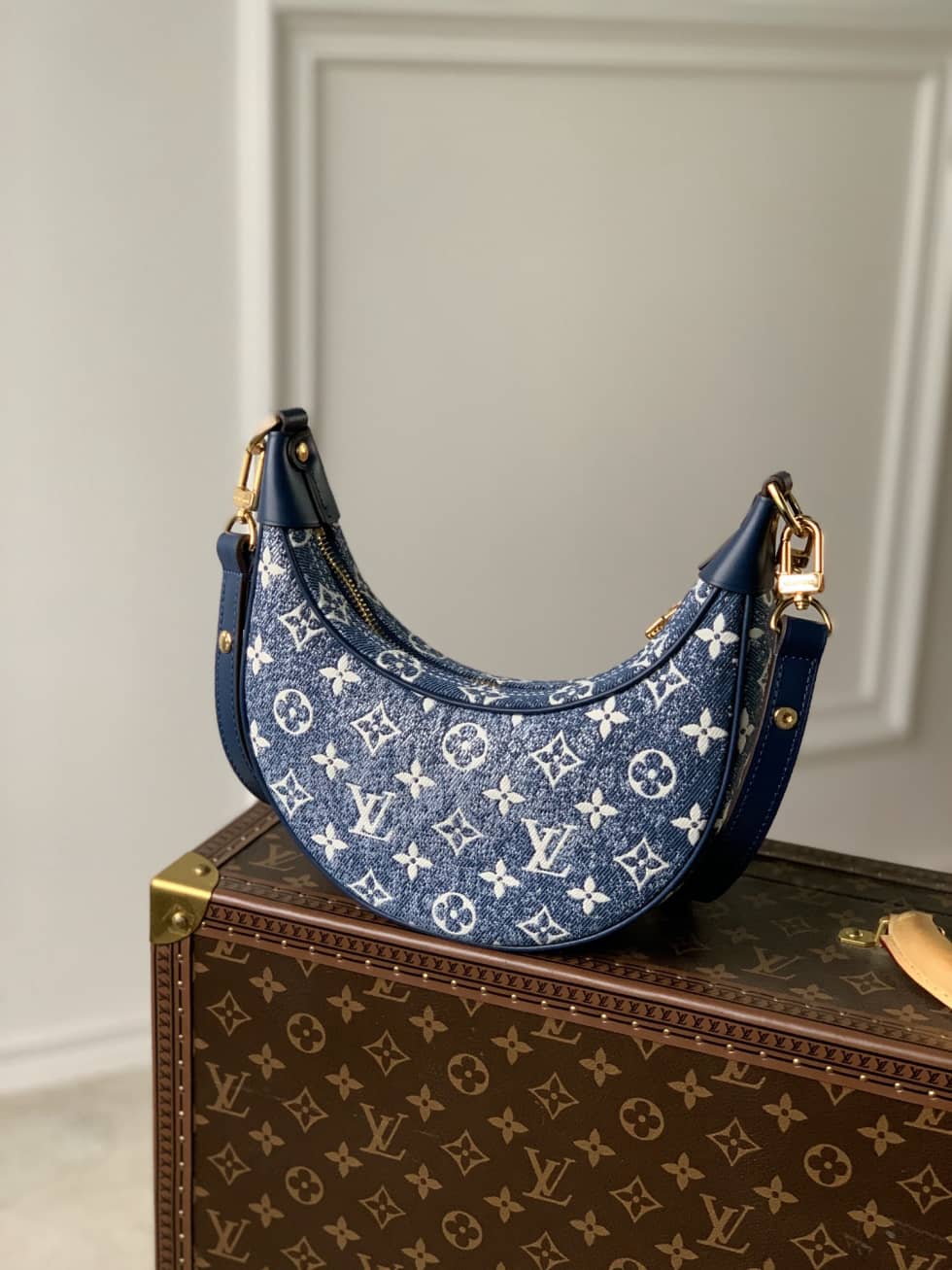 Best Replica Louis Vuitton Denim Loop Blue/White M81166 Replica Hobo - Colareps