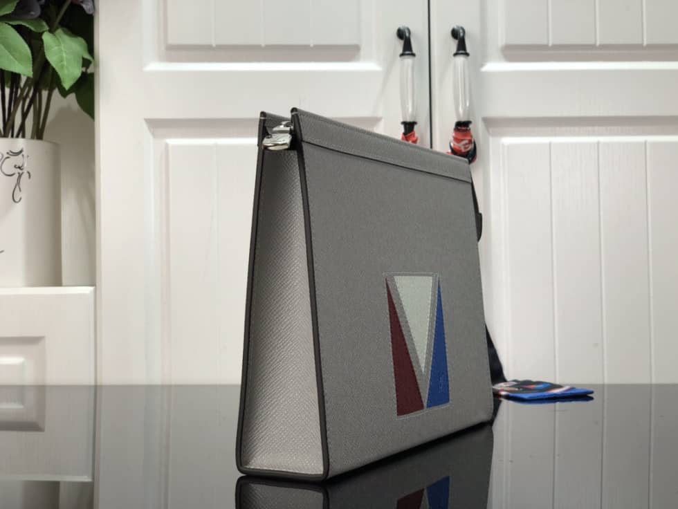 Best Replica Louis Vuitton Taiga Pochette Voyage Gery M59147 Replica - Colareps