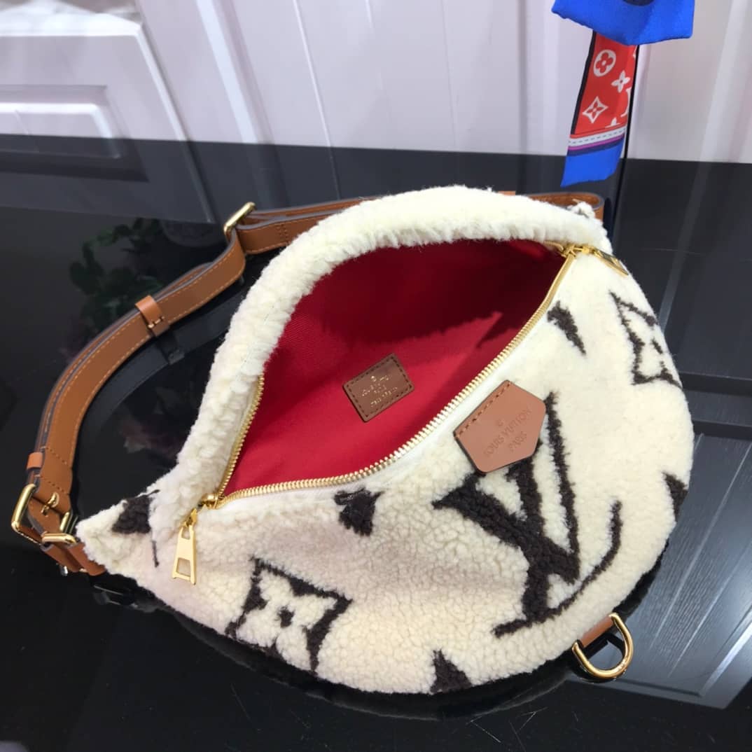 Best Replica Louis Vuitton Giant Monogram Teddy MM Replica Waist Bag M55425 - Colareps