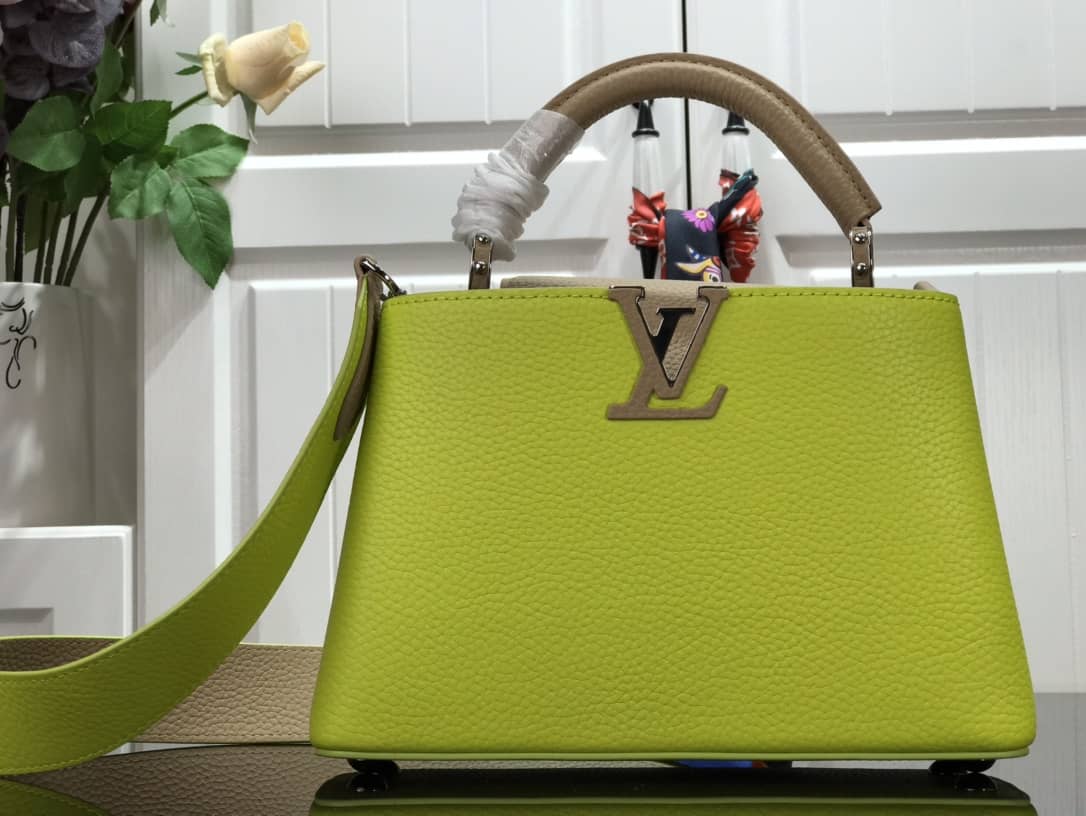 Best Replica Louis Vuitton Capucines Mini Taurillon Leather Replica Bag Green M57520 - Colareps