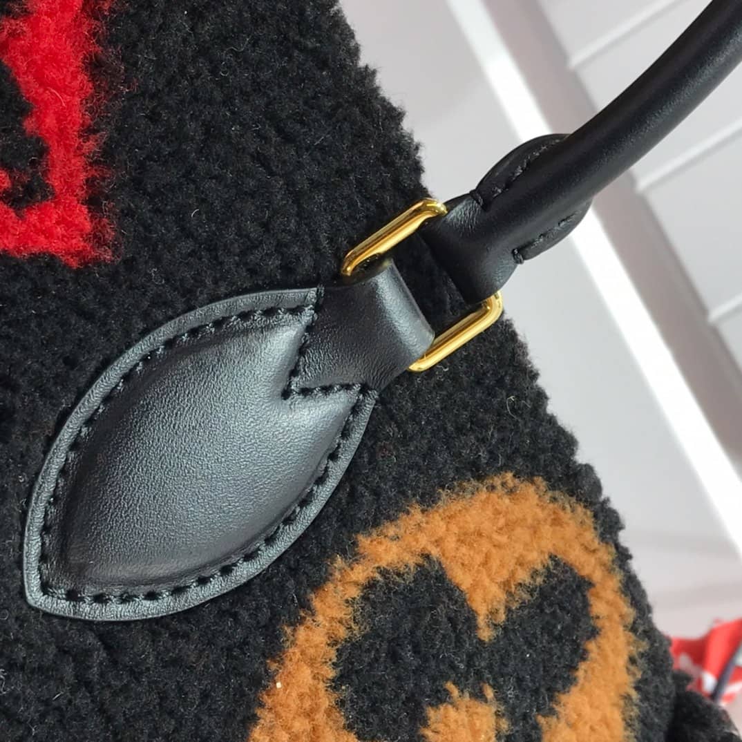 Best Replica Louis Vuitton Onthego Teddy Shearling Limited GM Tote Replica Black M55421 - Colareps