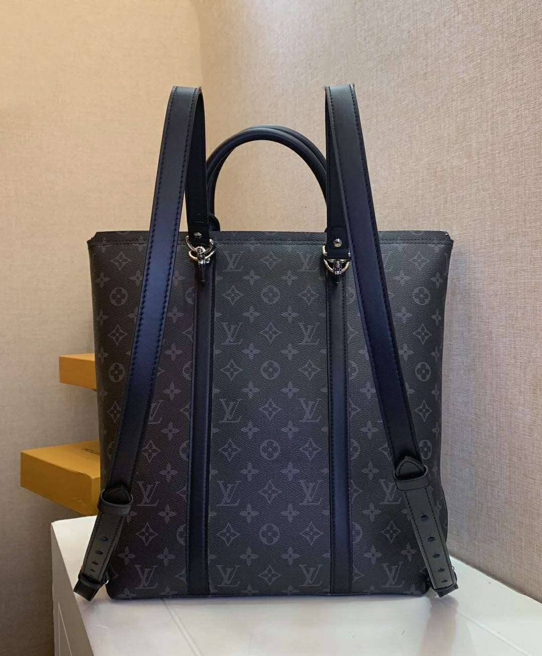 Best Replica Louis Vuitton Mens Monogram Eclipse Canvas Tote Backpack Replica M45221 - Colareps