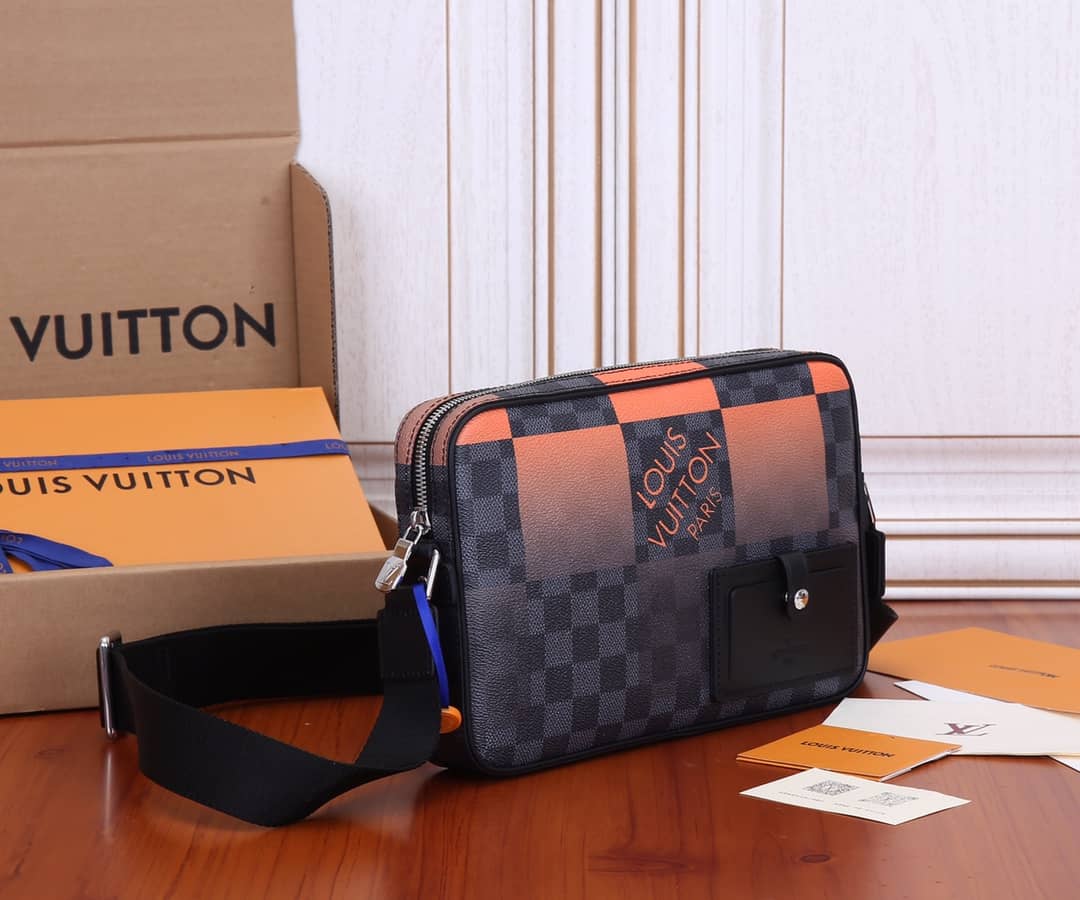 Best Replica Louis Vuitton Damier Graphite Giant Messenger Bag Replica N40421 - Colareps