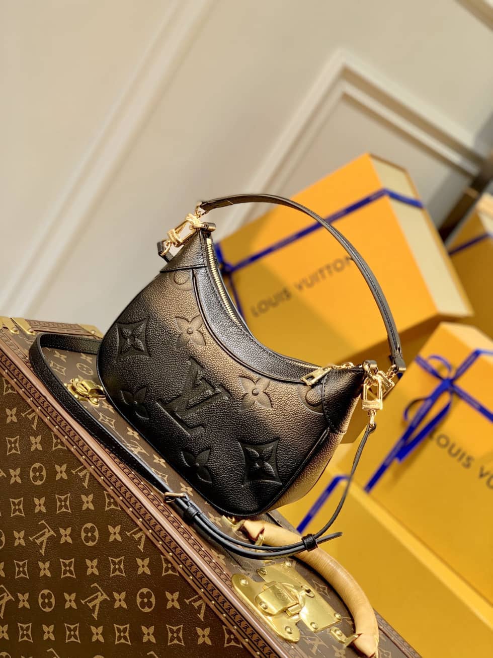 Best Replica Louis Vuitton Bagatelle Mini Black M46002 Replica Hobo - Colareps