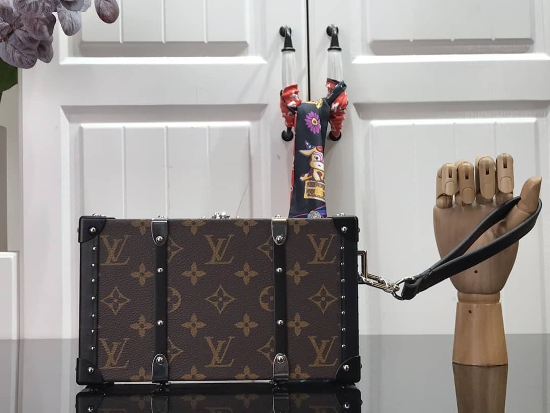 Best Replica Louis Vuitton Trunk Monogram Eclipse Replica Bag Brown M20249 - Colareps