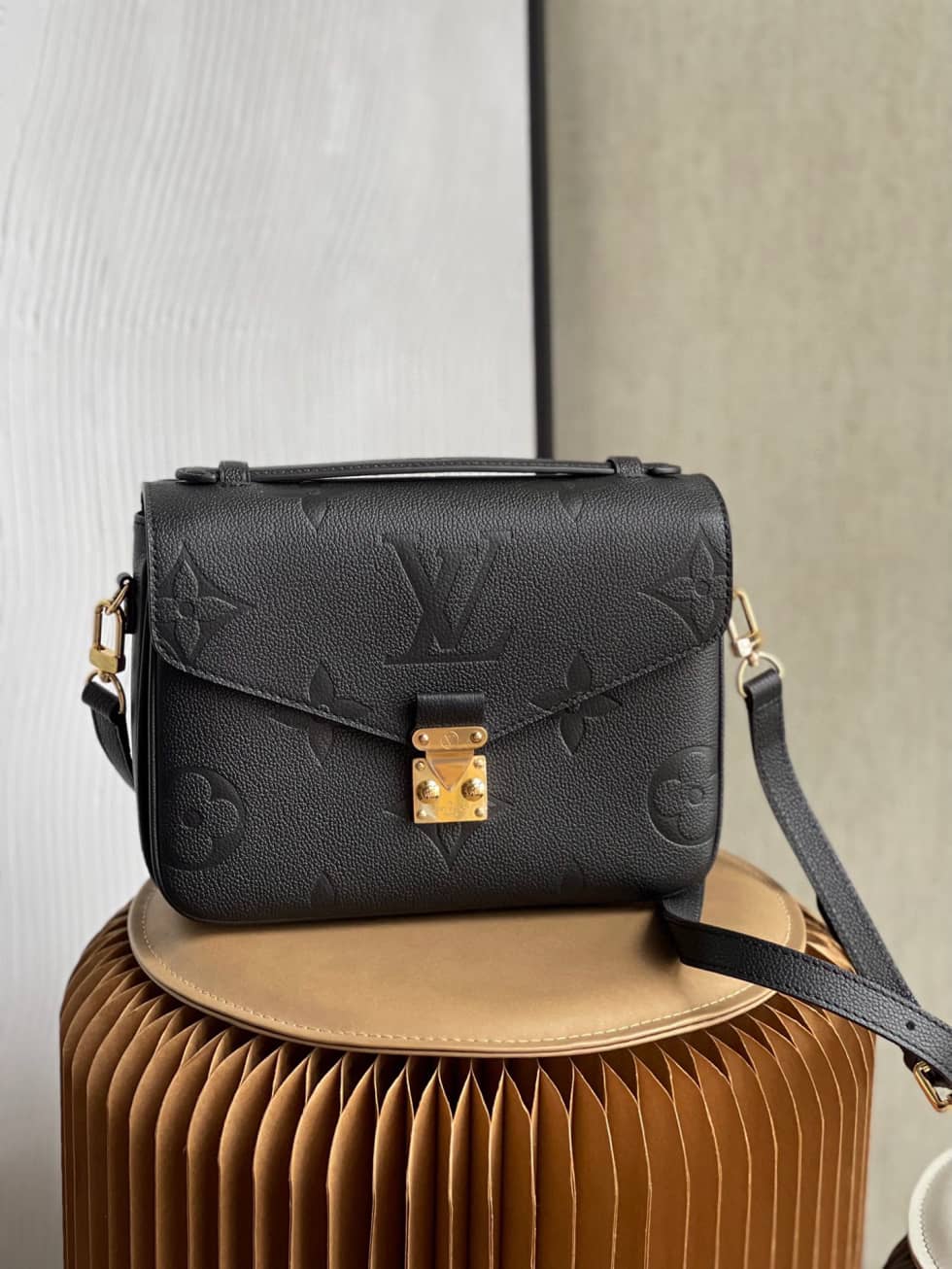 Best Replica Louis Vuitton Empreinte Pochette Metis Black M59211 Replica - Colareps