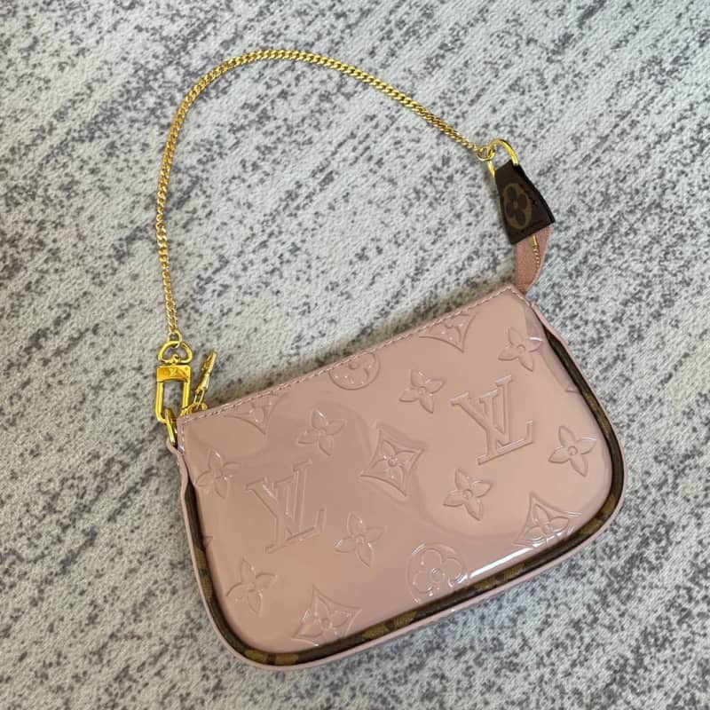 Best Replica Louis Vuitton Pochette Dupe  Monogram Vernis Accessories Replica Pouch Pink M58009 - Colareps