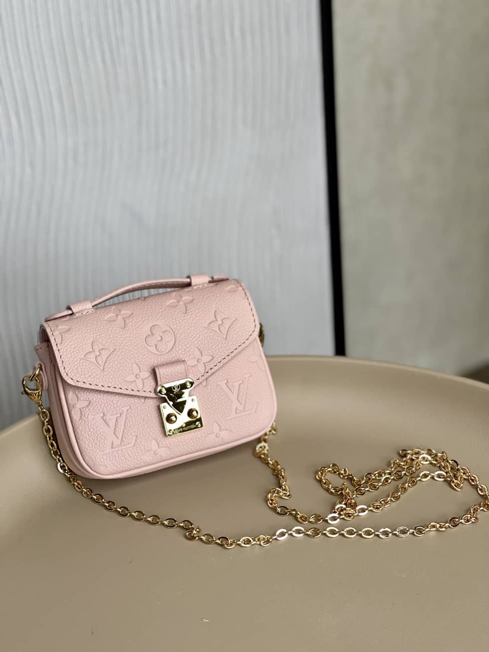 Best Replica Louis Vuitton Micro Métis Monogram Empreinte Leather 2WAY Chain M81389 Replica Crossbody Bag - Colareps