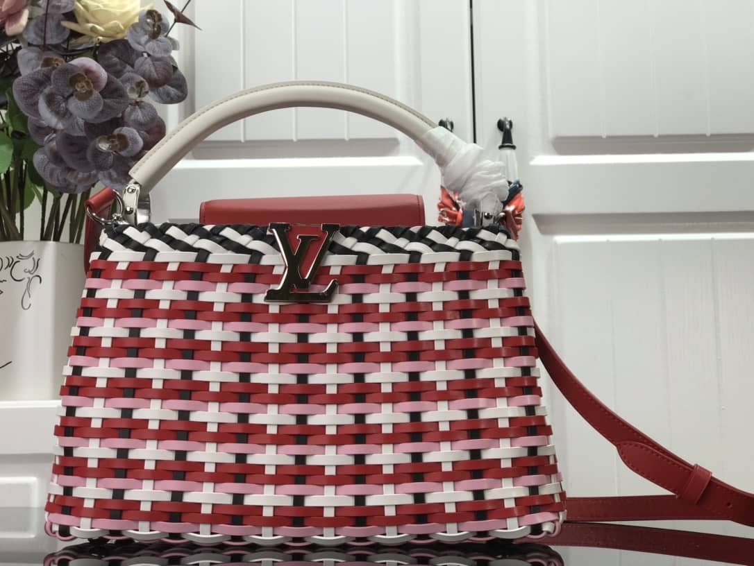 Best Replica Louis Vuitton Capucines Taurillon Shoulder Bag Replica Red M94519 - Colareps