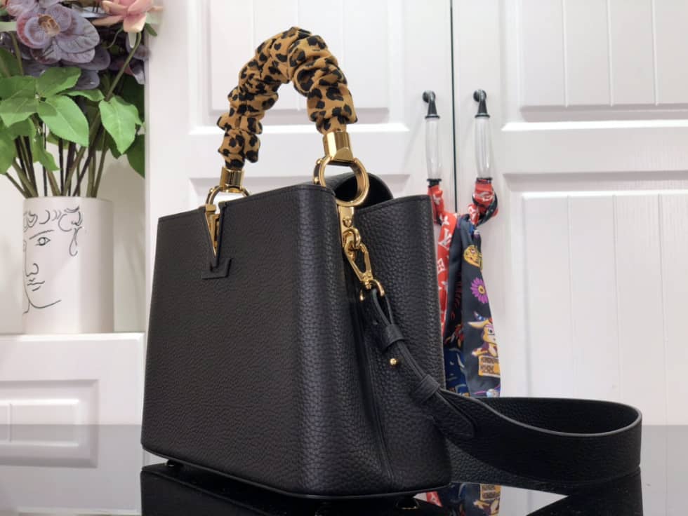Best Replica Louis Vuitton Capucines MM Black M58732 Replica Crossbody Bag - Colareps