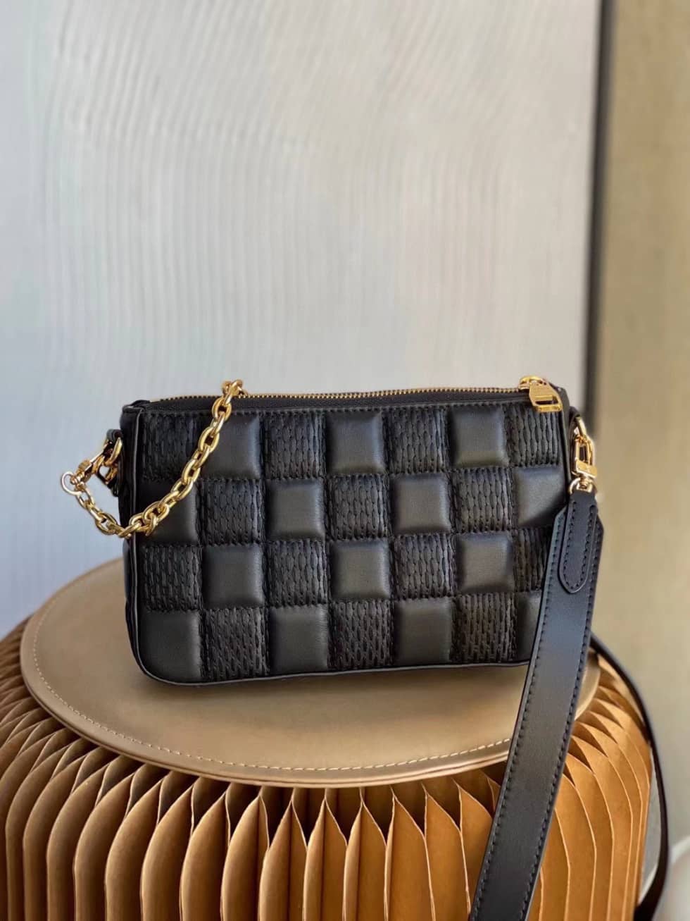 Best Replica Louis Vuitton Pochette Troca Lamb Leather M59046 Replica Crossbody Bag - Colareps