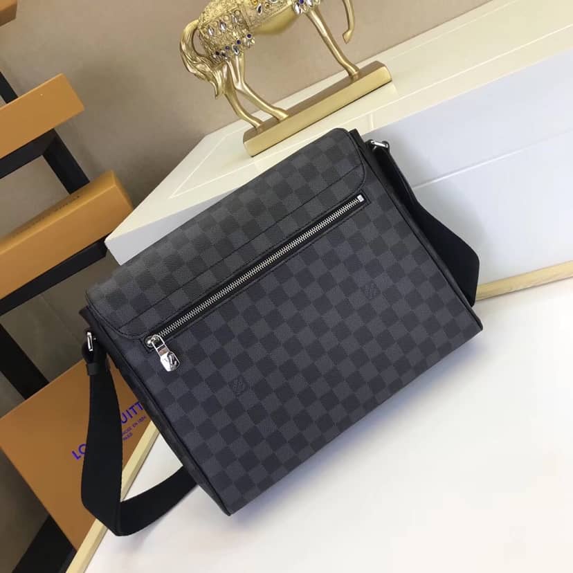 Best Replica Louis Vuitton Damier Graphite District MM Shoulder Bag Replica N41029 - Colareps