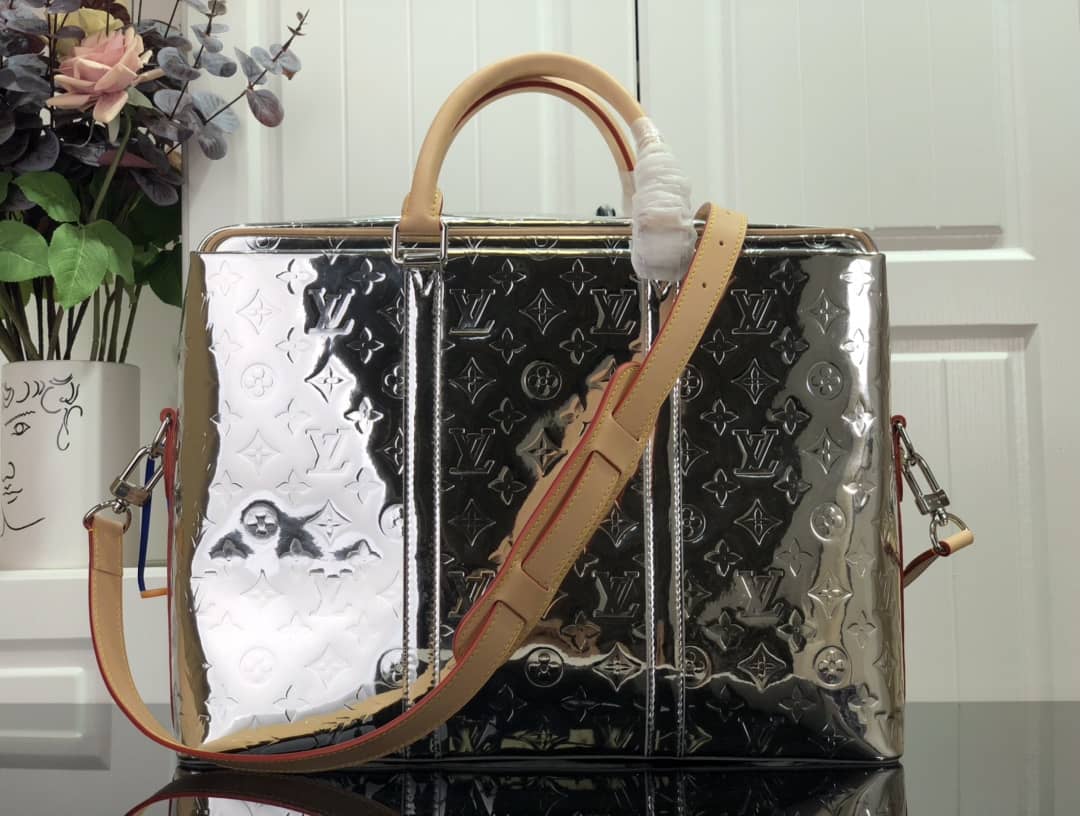 Best Replica Louis Vuitton Monogram Mirror Coated Canvas Neo Porte Documents Voyage Replica M58755 - Colareps