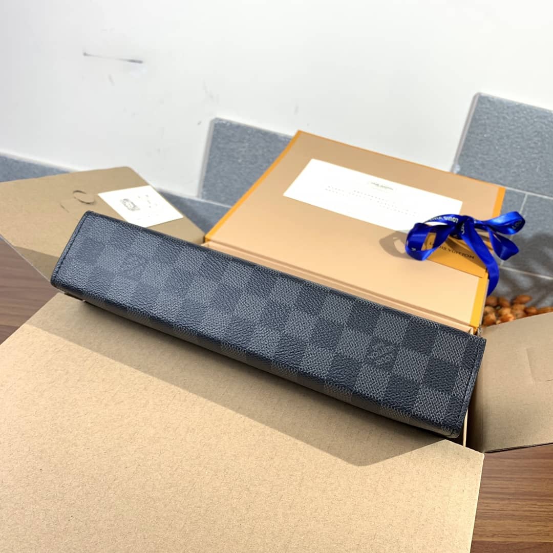 Best Replica Louis Vuitton Pochette Voyage MM Damier Coated Canvas Clutch Replica N41696 - Colareps