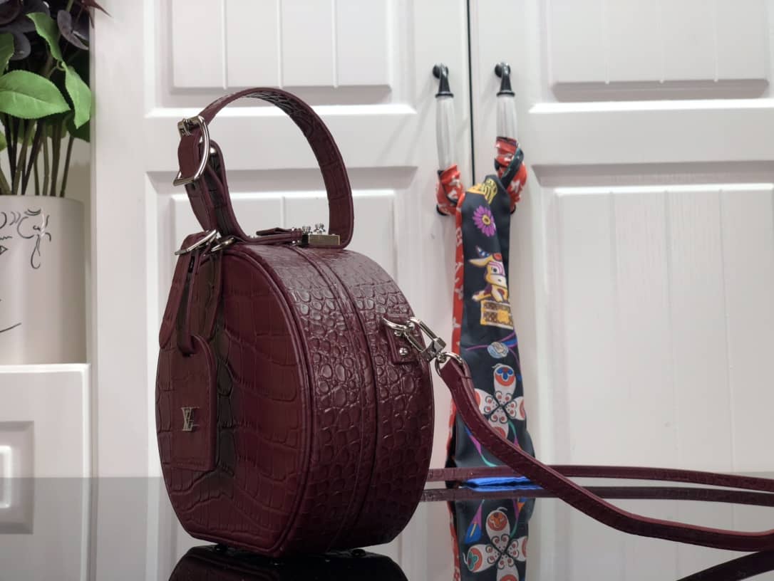 Best Replica Louis Vuitton Petite Boite Chapeau Crocodilien Brillant Replica Bag Red N93597 - Colareps