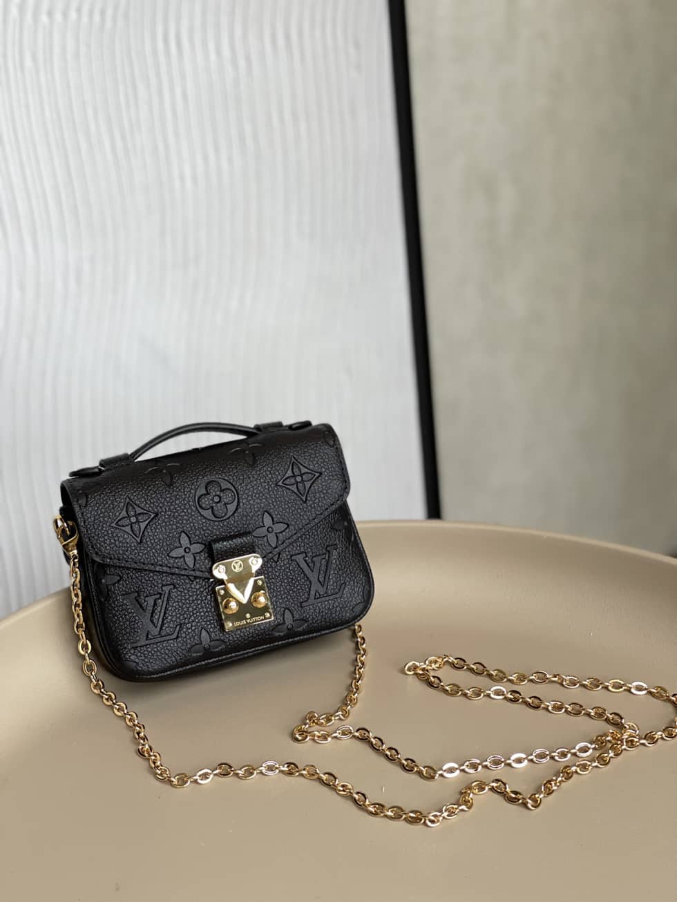 Best Replica Louis Vuitton Micro Métis Monogram Empreinte Leather 2WAY Chain M81389 Replica Crossbody Bag - Colareps