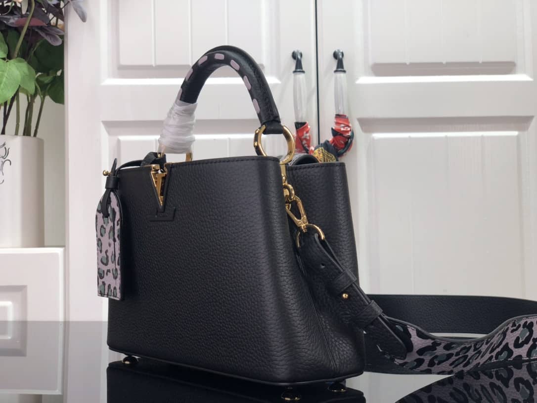 Best Replica Louis Vuitton Capucines BB Calfskin Handbag Black - Colareps