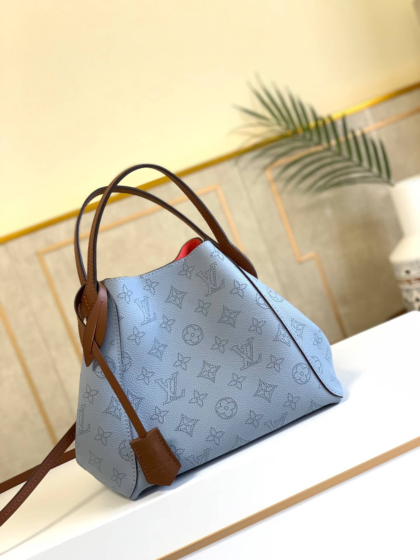 Best Replica Louis Vuitton Mahina Hina PM Leather Tote Replica Blue M54353 - Colareps
