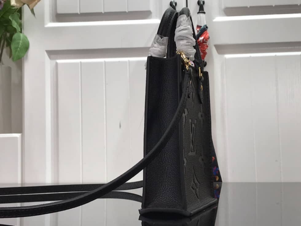 Best Replica Louis Vuitton Monogram Petit Sac Plat M69442 Replica Shoulder Bag - Colareps