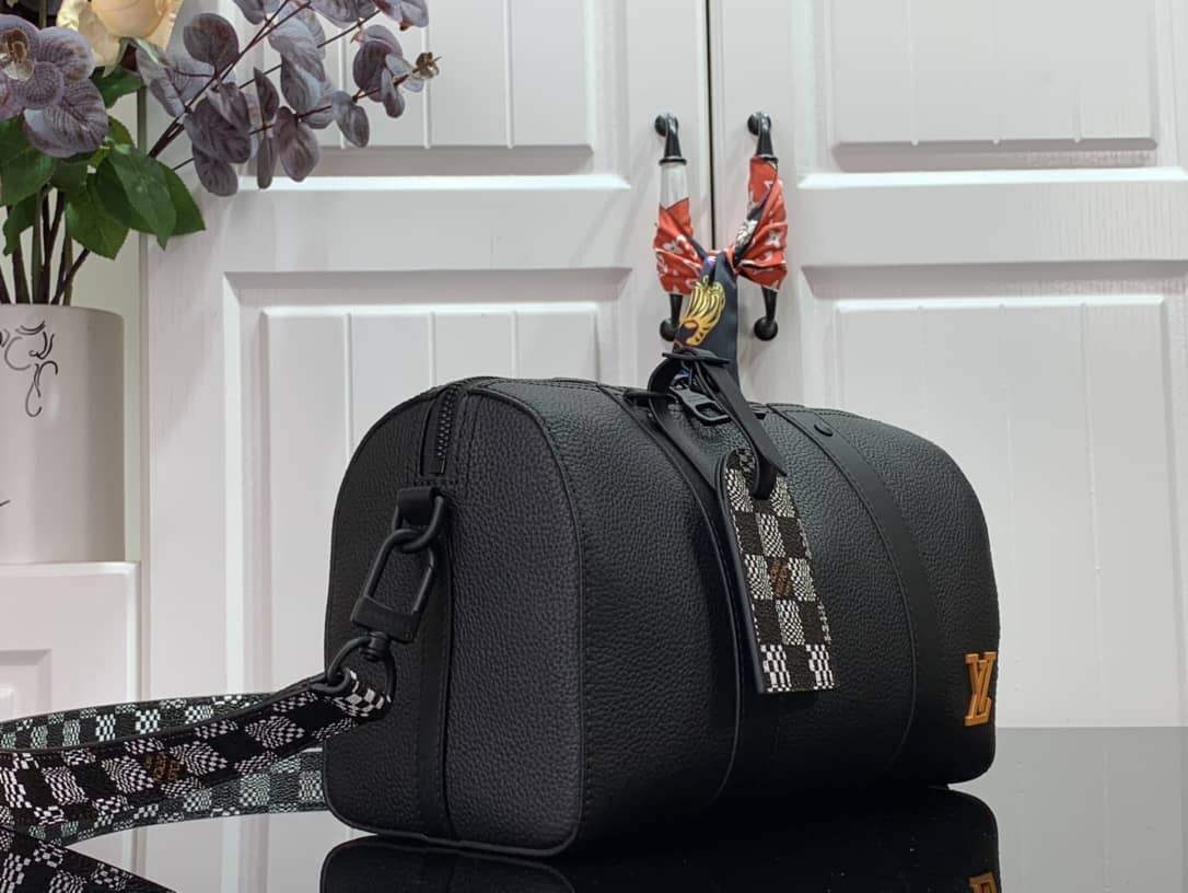 Best Replica Top Quality AAA+ LV Leather Duffle Bag Black - Colareps