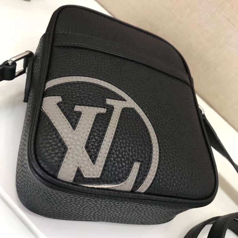 L0vis Vvtt0n Danube PM Unisex Replica Shoulder Bag M54787