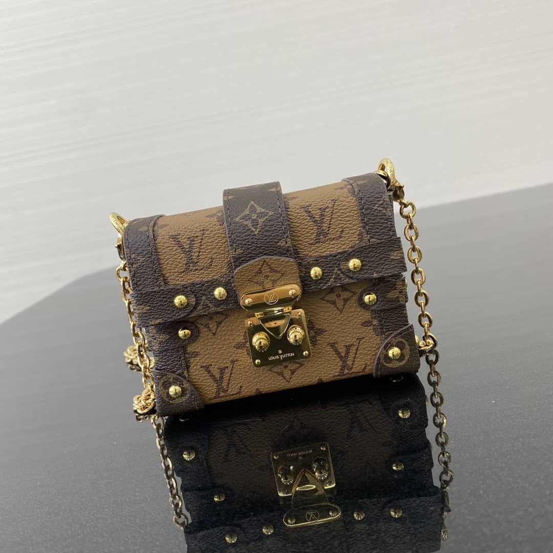 Best Replica Cheap LV Soft Trunk Chain Crossbody Bag From China - Colareps