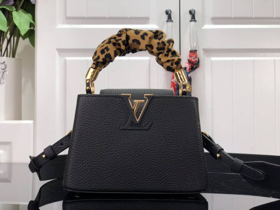Best Replica Louis Vuitton Capucines Mini Black M58732 Replica Crossbody Bag - Colareps