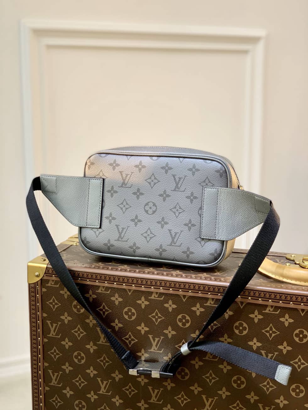 Best Replica LV Bum Bag Dupe Outdoor Bumbag Monogram Eclipse Taiga Black M30245 - Colareps
