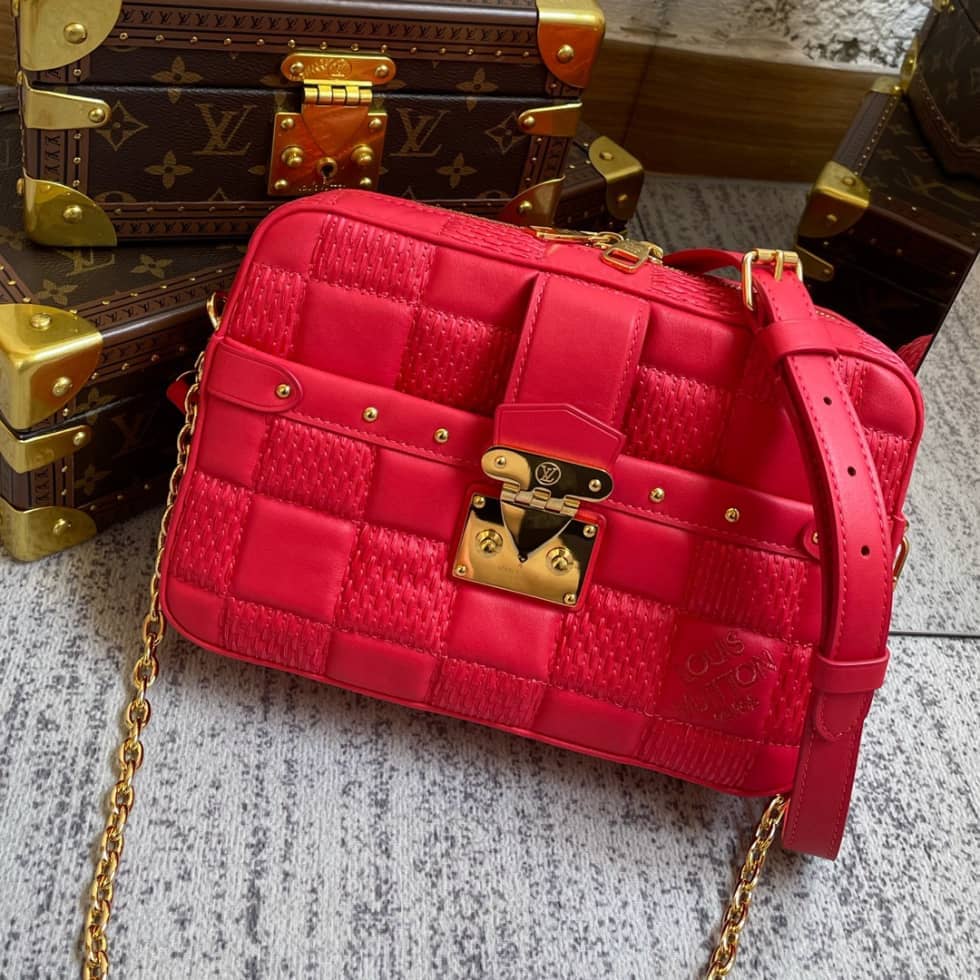 Best Replica Louis Vuitton Troca MM Red M59111 Replica Camera Bag - Colareps