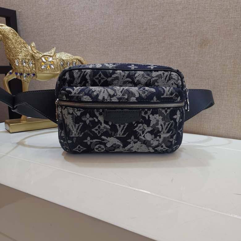 Best Replica LV Bum Bag Dupe Monogram Outdoor Tapestry  M57281 - Colareps