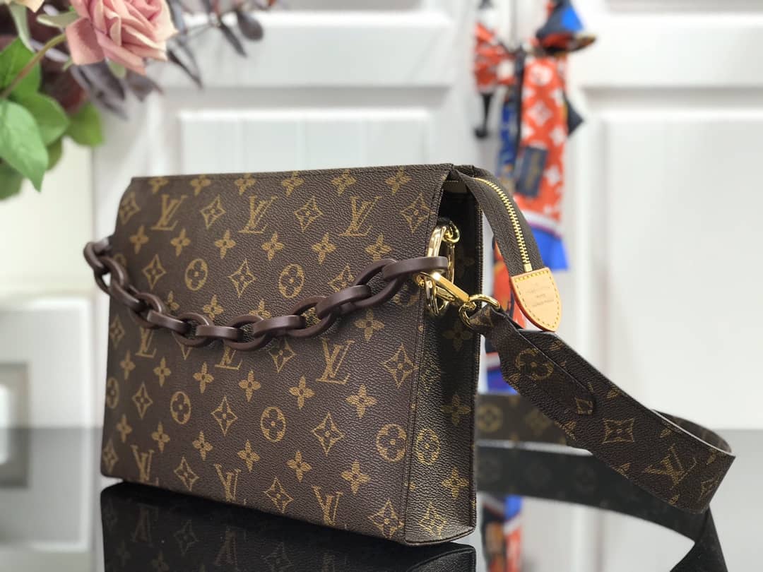 Best Replica Louis Vuitton Toiletry Monogram Canvas Pouch Replica M47542 - Colareps