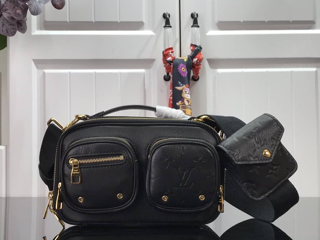 Best Replica Louis Vuitton Utility Black Replica Crossbody Bag M80450 - Colareps